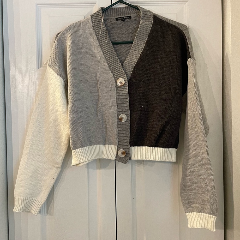 Colorblock three button cardigan